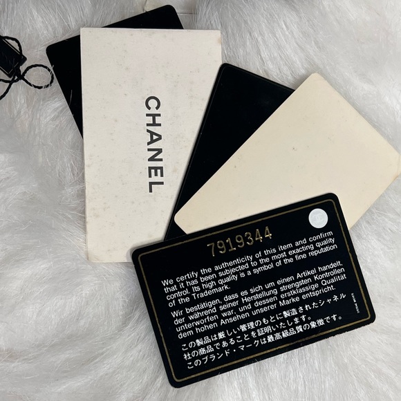 CHANEL Vintage Compact Wallet - Picture 5 of 11